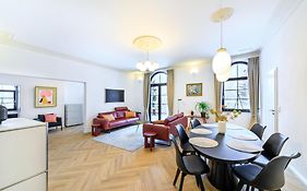 5 Sterne Ferienwohnung Schlossplatz - Sachsen Vogtland Erzgebirge 6 Personen 3 SZ Sauna Kamin